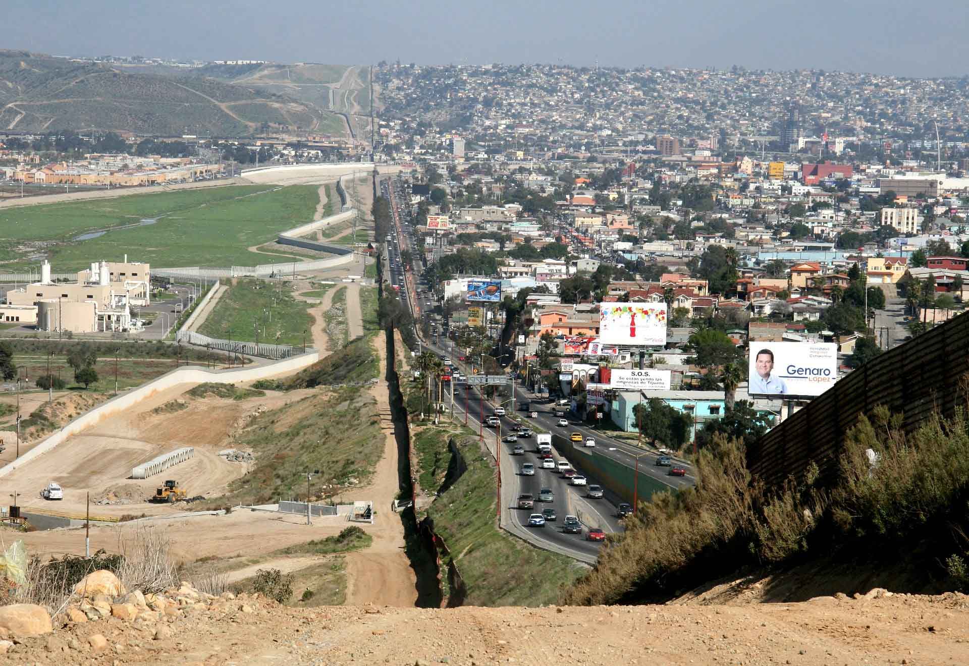 El muro de Trump como barrera contra los pueblos mexicanos 